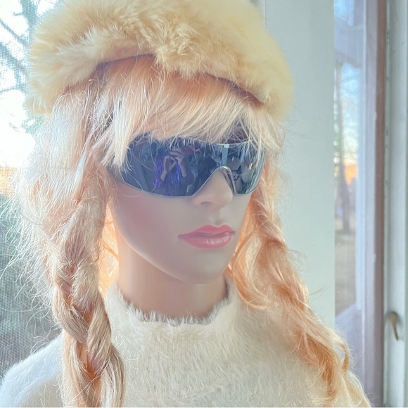 Oakley Dart Sunglasses Chrome in Case - Picture 5 of 5